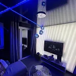 Egzotyczny Diamonds I Zanzi W Krainie Alicji Ełk