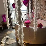 Egzotyczny Diamonds I Zanzi W Krainie Alicji Kwatera prywatna
