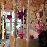 Kwatera prywatna Egzotyczny Diamonds I Zanzi W Krainie Alicji