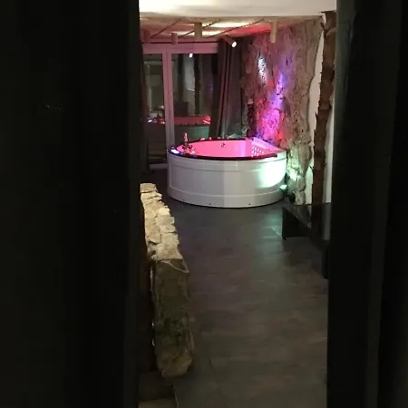 Egzotyczno - Romantyczne Miejsce Dla Dwojga エウク