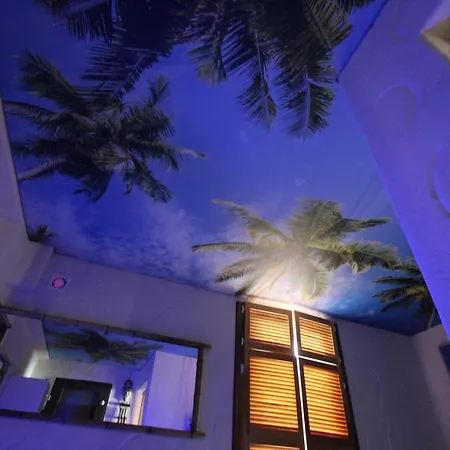 Egzotyczny Diamonds I Zanzi W Krainie Alicji Homestay
