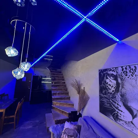 Egzotyczny Diamonds I Zanzi W Krainie Alicji Homestay