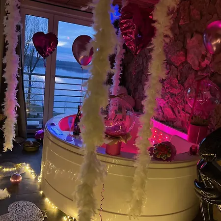 Egzotyczny Diamonds I Zanzi W Krainie Alicji Homestay