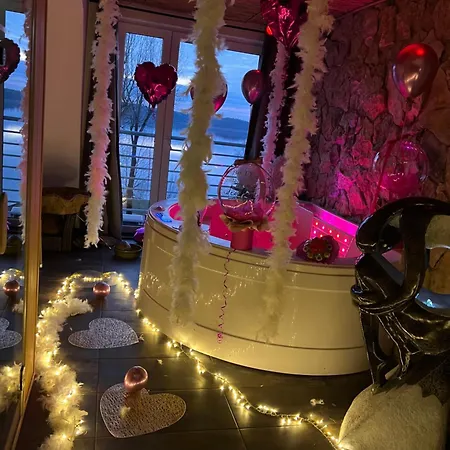 ホームステイ Egzotyczno - Romantyczne Miejsce Dla Dwojga エウク